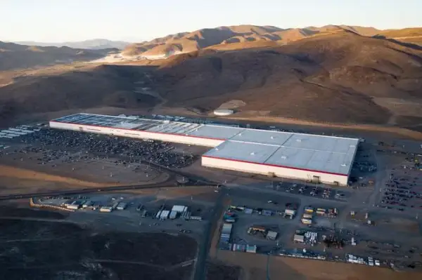Tesla: Jaki kraj? Amerykańskie korzenie i globalne fabryki