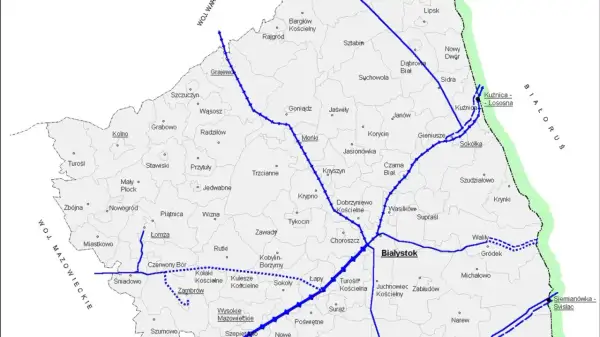 Mapa drogowa północno-wschodniej Polski z zaznaczonymi trasami, w tym w okolicach Suwałk, gdzie można spotkać łosie.