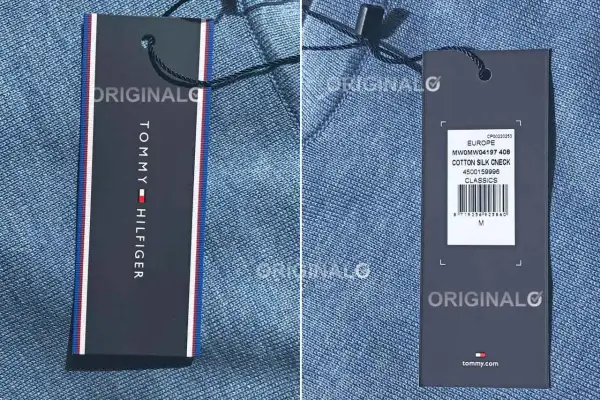 Dwa metki odzieżowe Tommy Hilfiger na niebieskim tle.