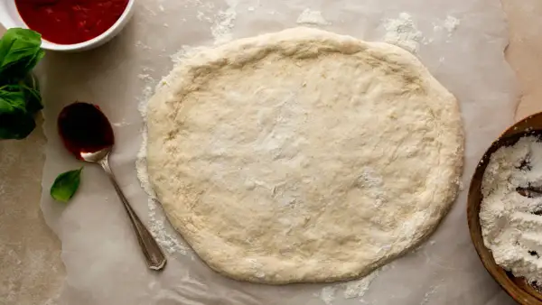 La pâte à pizza rapide inratable : votre secret pour ce soir