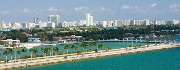 Jakie są warunki pogodowe w Miami w listopadzie i co warto wiedzieć