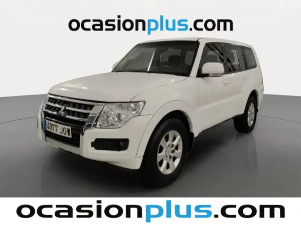 Mitsubishi Montero 3.2 DID 200cv blanco, listo para la aventura.