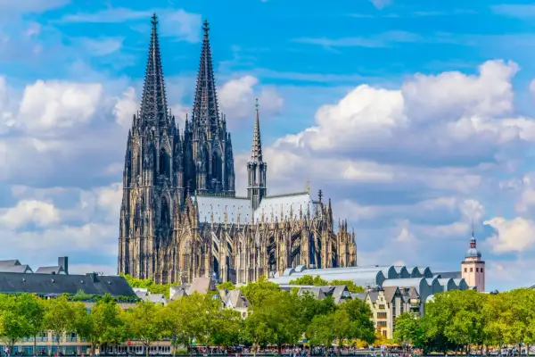 Köln Attraktionen: Top-Sehenswürdigkeiten & Geheimtipps für Ihre Reise