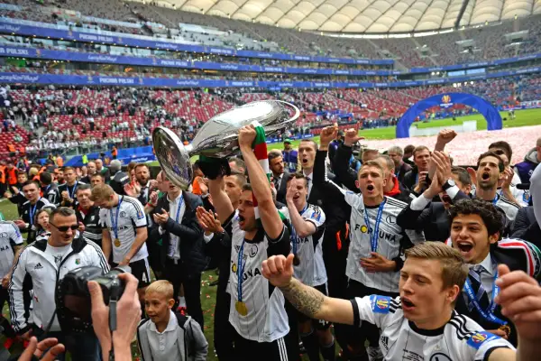 Ile pucharów Polski ma Legia? Odkryj jej niesamowite osiągnięcia