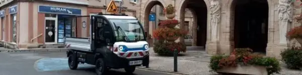 Samochód który zbiera elektrośmieci z osiedla - jak skorzystać z usługi