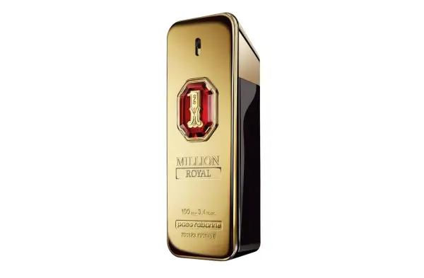 Złoty flakon perfum Paco Rabanne 1 Million Royal, symbol luksusu i bogactwa, niczym sztabka złota.