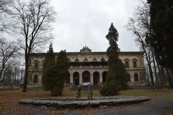Zamek w Pilicy: Fascynująca historia i tajemnice do odkrycia