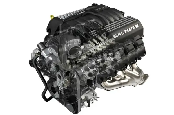 Przekrój silnika 6.4L HEMI z widocznymi elementami wewnętrznymi, takimi jak zawory i wałki rozrządu.