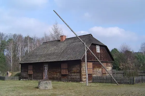 Skansen budownictwa puszczańskiego: odkryj fascynującą historię i atrakcje