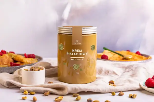 Pyszny krem pistacjowy Deseo, idealny do ptysi i deserów. 54% pistacji, 1kg.