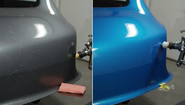 Porównanie: porysowany szary zderzak i lśniący niebieski po polerowaniu. Zobacz, ile trwa polerowanie auta.