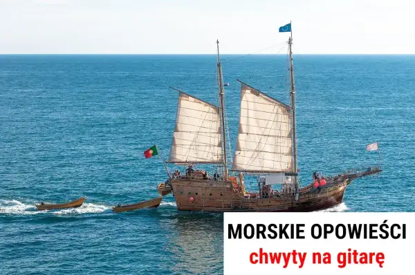 Żaglowiec z portugalską flagą na morzu, jakby opowiadał morskie opowieści. Dwa mniejsze statki towarzyszą mu w podróży.