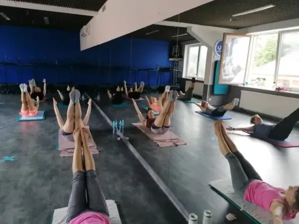 Gdzie trenować crossfit w Łodzi? Sprawdź najlepsze kluby i oferty