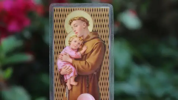 Święty Antoni z Dzieciątkiem Jezus, patron w potrzebie. Obrazek do modlitwy o znalezienie zguby.