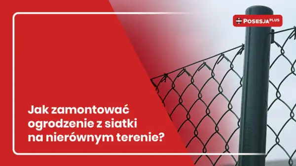 Schemat ogrodzenia z siatki na nierównym terenie. Pokazuje, jak zamontować siatkę na słupku.