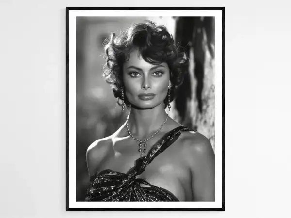 Ikoniczna Sophia Loren, jej zjawiskowa figura i spojrzenie hipnotyzują. Ubrana w błyszczącą suknię, z elegancką biżuterią.