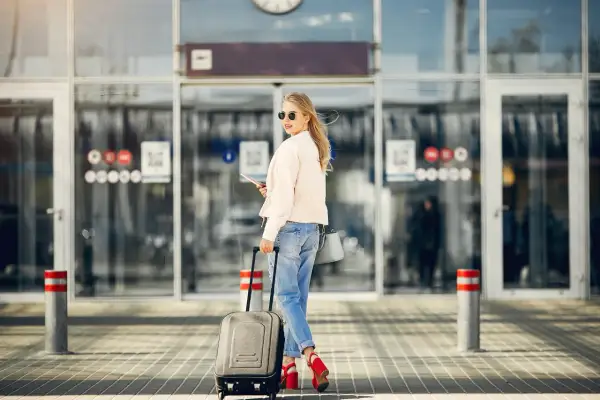 Najlepszy parking przy lotnisku Chopina – Jak go znaleźć tanio i bezpiecznie?