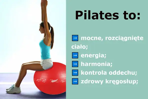 Kobieta ćwiczy pilates na czerwonej piłce. Pilates co daje: mocne ciało, energię, harmonię, kontrolę oddechu i zdrowy kręgosłup.