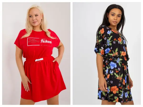 Dwie kobiety prezentują modne sukienki letnie duże rozmiary: jedna w czerwonej, z napisem "Love Fashion", druga w czarnej, w kwiatowy wzór.