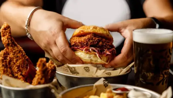I migliori hamburger a Roma: guida ai locali gourmet e smash