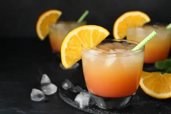 Jak przygotować pyszny drink z grenadiną i sokiem pomarańczowym