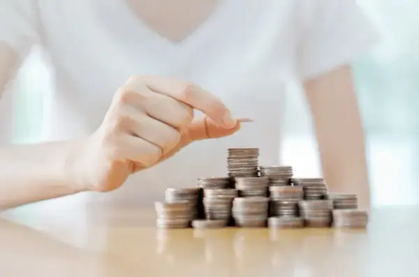 Kto płaci za notariusza przy zakupie mieszkania? Ważne informacje o kosztach