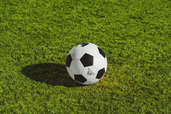 Futbol – uniwersalny język emocji i strategii