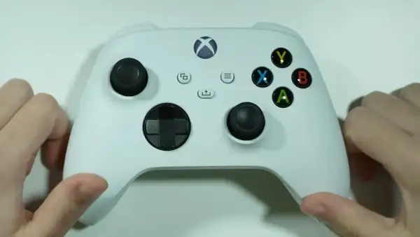 Jak zresetować pada Xbox One i naprawić problemy z połączeniem