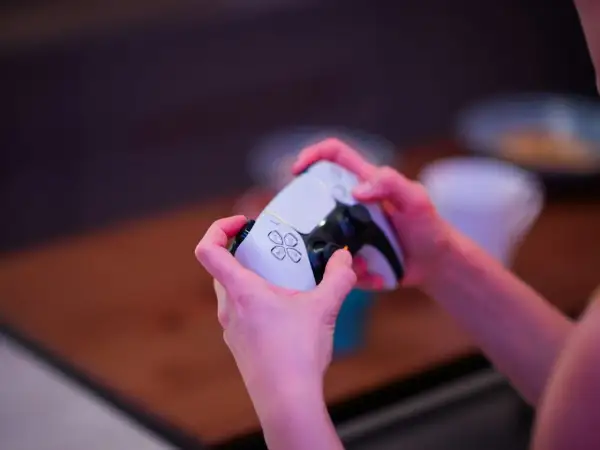Jak podłączyć pada od PS5 do PC bez problemów – proste metody