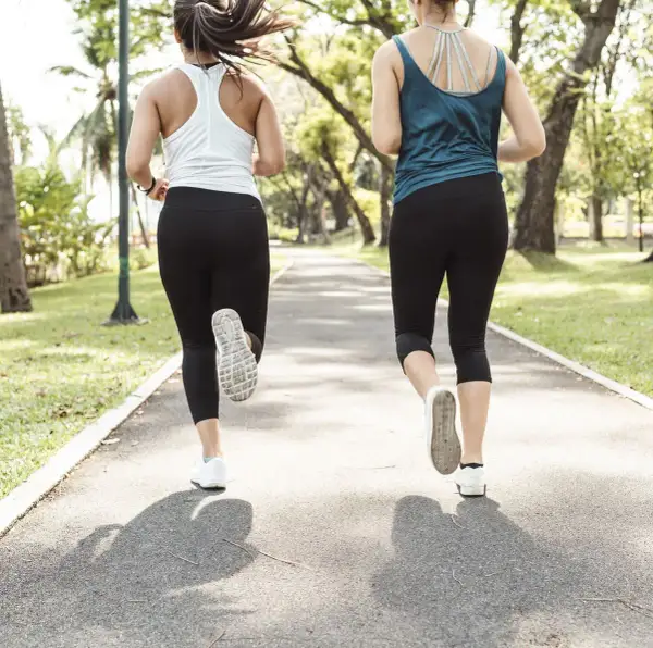 Las mejores zapatillas para correr mujer que transformarán tu entrenamiento