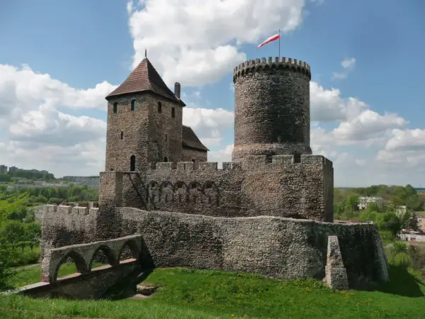Zamek w Będzinie – Fascynująca historia i tajemnice średniowiecznej warowni