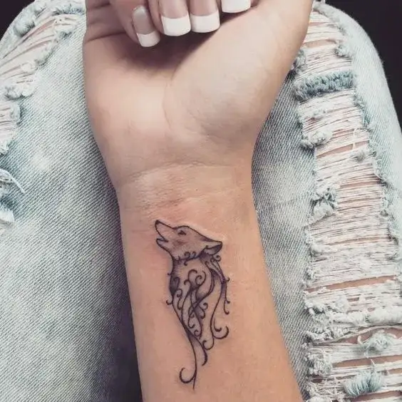 Symbolika tatuaży damskich: znaczenie i interpretacja motywów