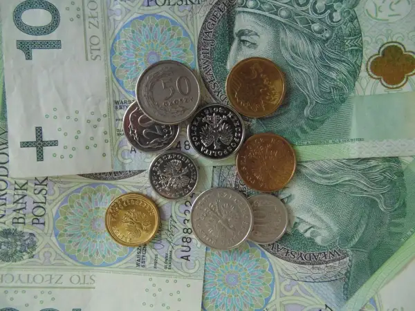 14. emerytura: Kto może otrzymać dodatkowe świadczenie i na jakich zasadach?
