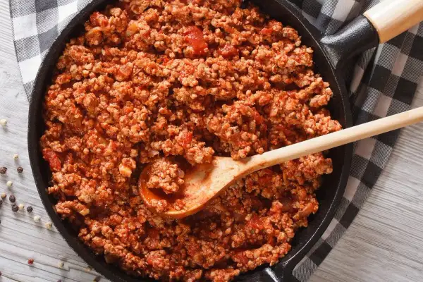 Jak zrobić sos do spaghetti bolognese, który zachwyci każdego smakosza