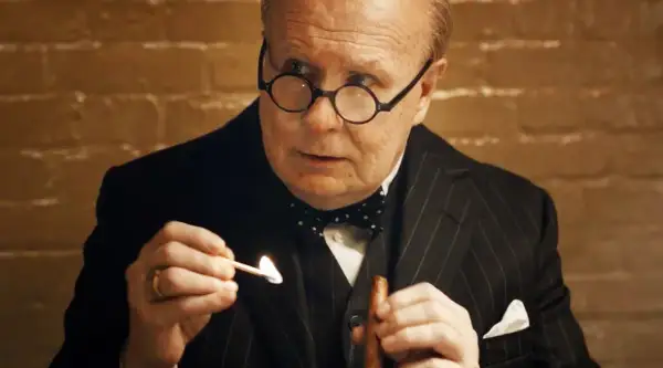 Czas Mroku: Recenzja filmu o Churchillu - Triumf czy porażka?