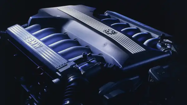 BMW z silnikiem V12: odkryj historię, modele i ich przyszłość