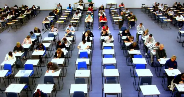Jak napisać referat z chemii - unikaj błędów i zrób to dobrze