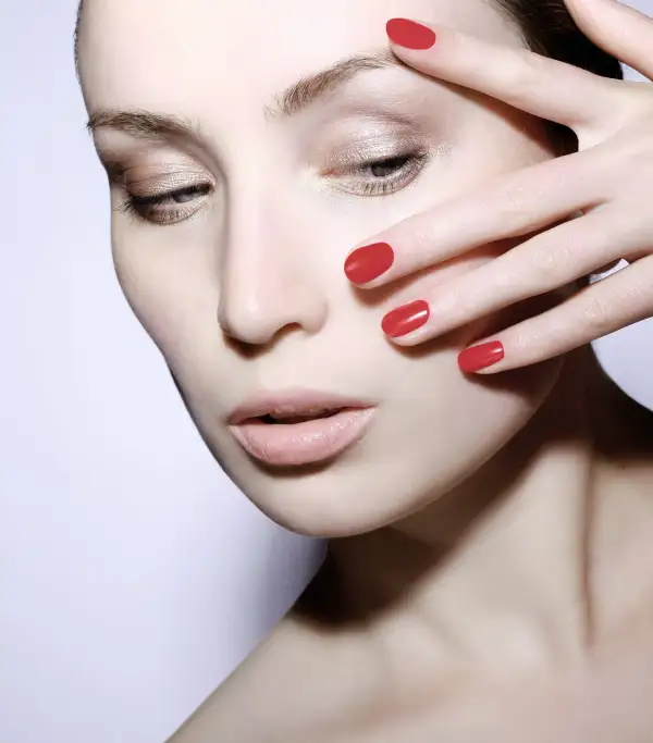 Lakiery Hybrydowe Eclair Nail – trwałość i estetyka w manicure
