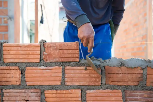 Jakie są zaprawy budowlane i jak wybrać najlepszą dla siebie?
