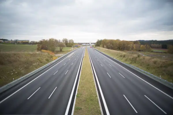 Gdzie kupić bilet na autostradę i uniknąć problemów podczas podróży