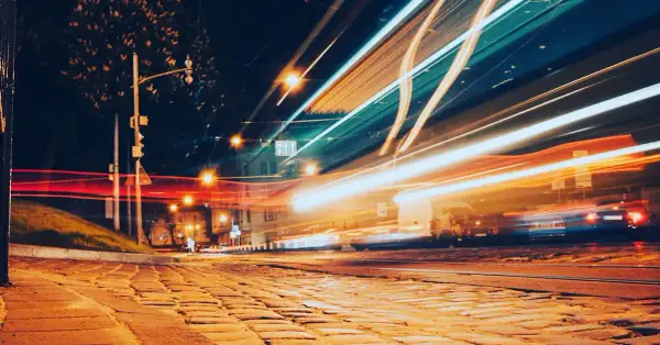 9 absurdów motoryzacyjnych, które serwuje nam kino. Uważaj!