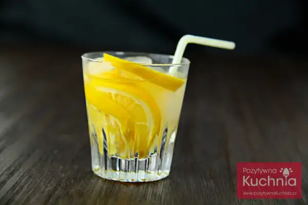 Przepis na orzeźwiający drink barman - składniki i przygotowanie