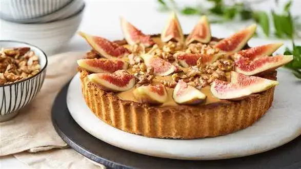 Tarta z masą krówkową i figami 