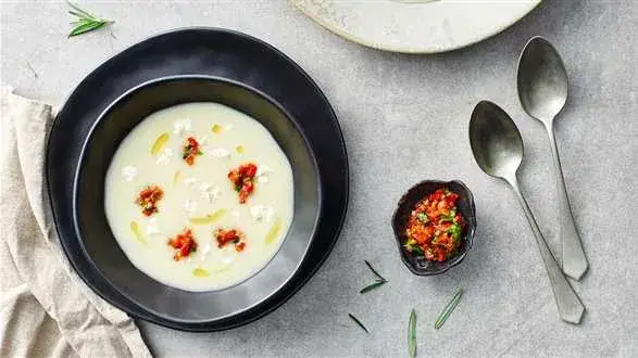 Zupa porowo-ziemniaczana
