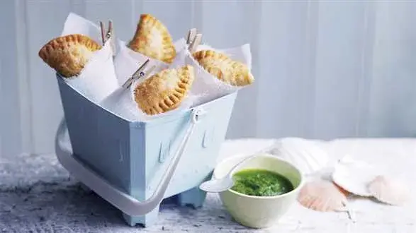 Empanady z salsa verde