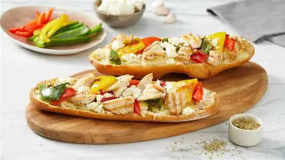 Zapiekanki z grillowanym kurczakiem