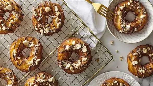 Gniazdka – przepis na orzechowe pączki parzone