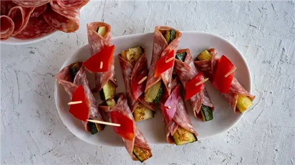 Tapas z salchichón