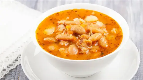 Zupa fasolowa tradycyjna