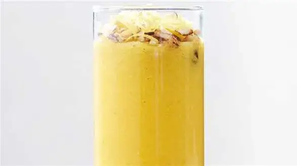 Smoothie z żółtych owoców